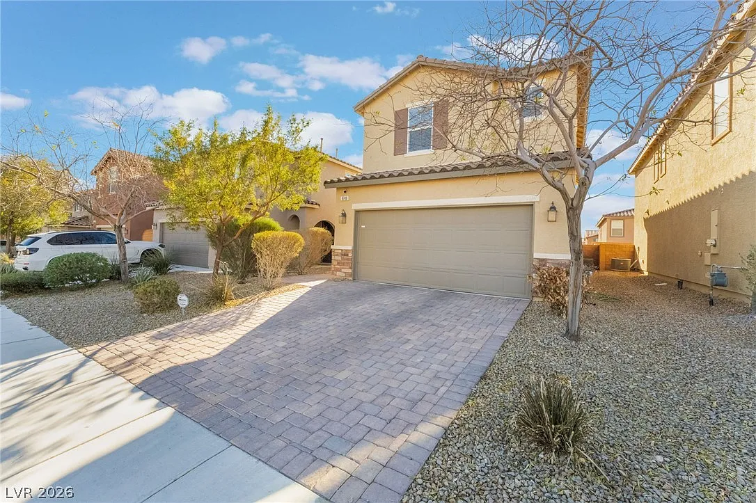 3 bed, 2.5 bath, 2072 sqft, $2,500 — Photo 2