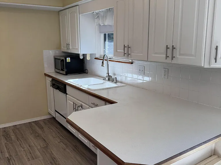 2336 Smith Ct — Photo 2