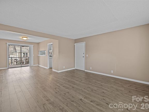 5th image of 2638 Park Rd APT H