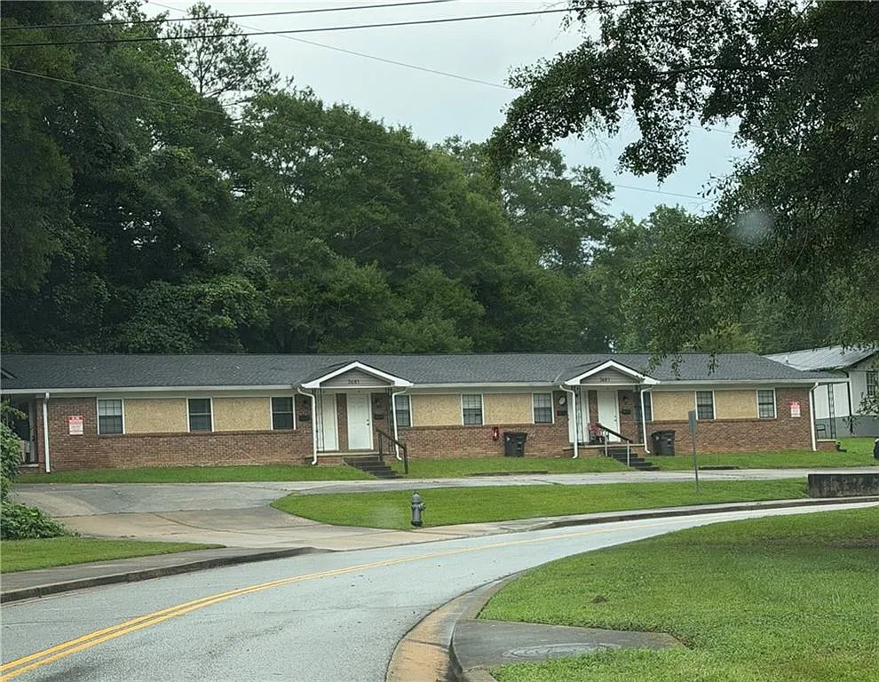 1 bed, 1.5 bath, 576 sqft, $1,175 — Photo 1