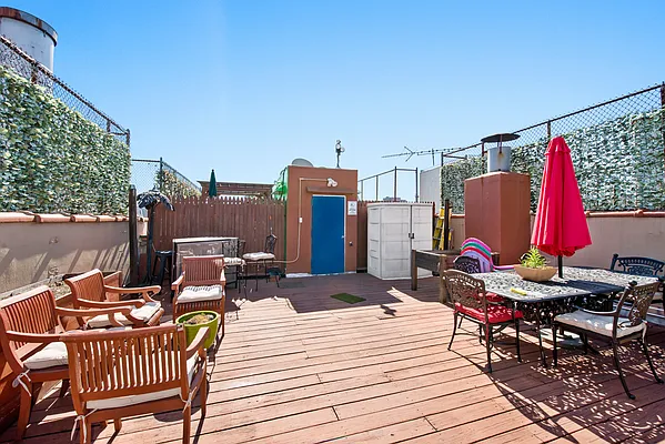 Sold by Up Real Estate Advisors LLC | media 6