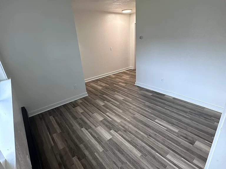 322 S Flower St #4 — Photo 3