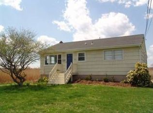 65 Seaside Ave, Guilford, CT 06437
