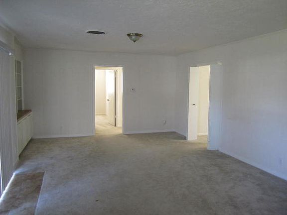 4th image of 173 Rosine St