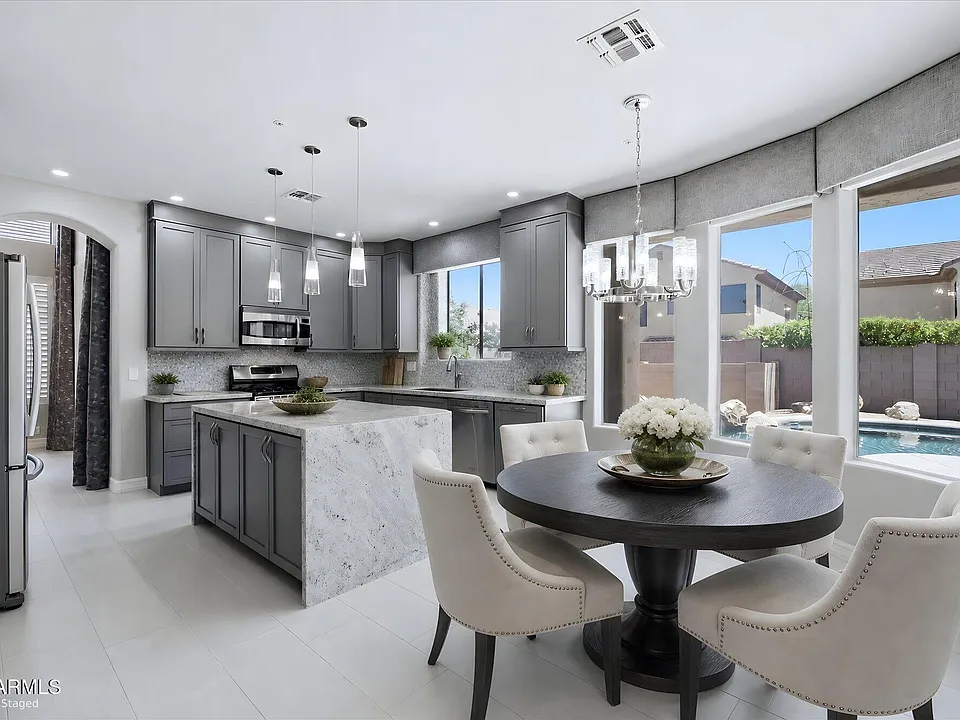 7647 E Los Gatos Dr