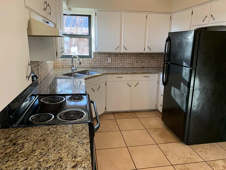 2036 NW 45th St — Photo 11