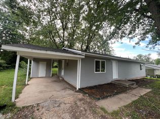 2843 N Kellett Ave, Springfield, MO 65803
