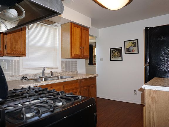 3rd image of 2841 10th St