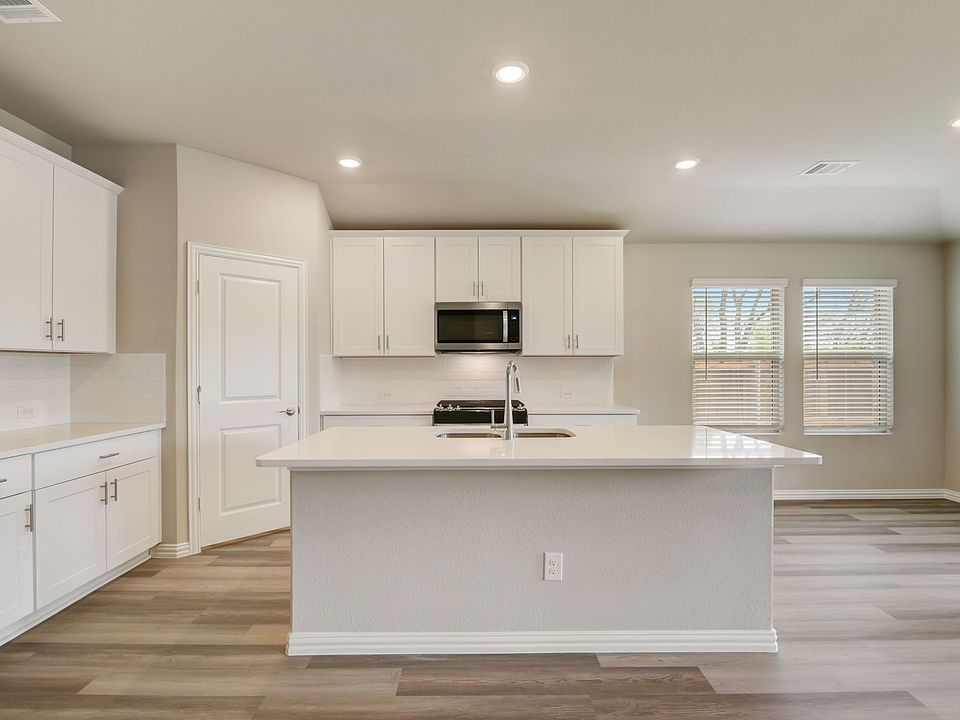 1st image of 5408 Kingsmead Dr