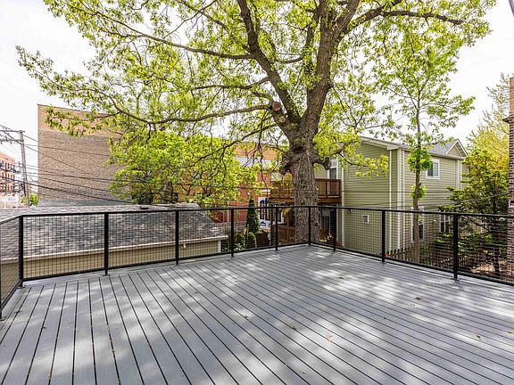 2nd image of 3139 N Francisco Ave APT 5