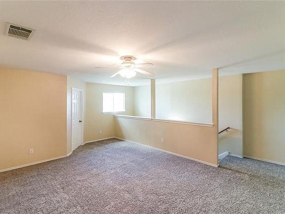 3rd image of 405 Quail Hollow Dr