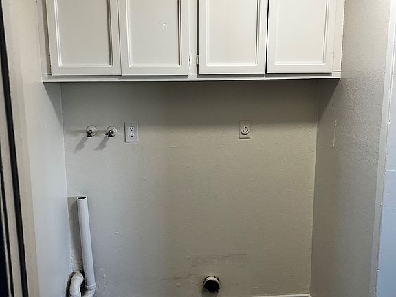 4th image of 9193 Pepper Ave #A455a5580