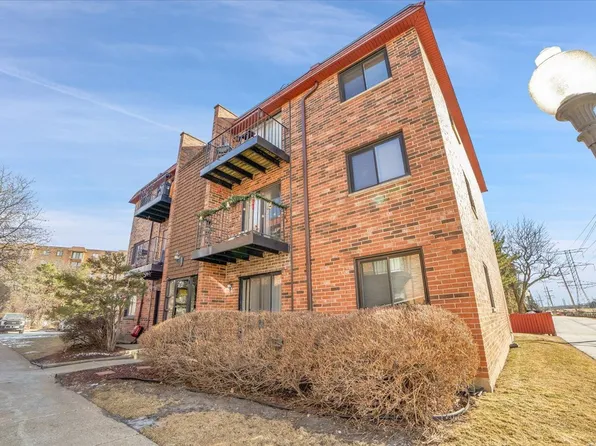 1779 W Algonquin Rd APT 3A, Mount Prospect, IL 60056