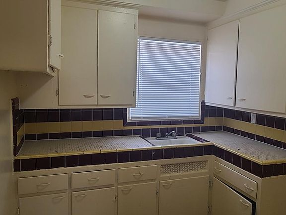 3rd image of 11544 La Salle Blvd APT 3