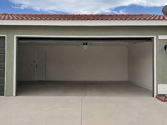 3rd image of 10791 Euclid St