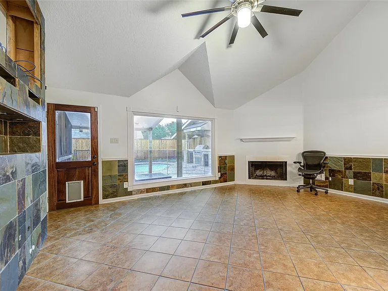 21450 Park Post Ln — Photo 13