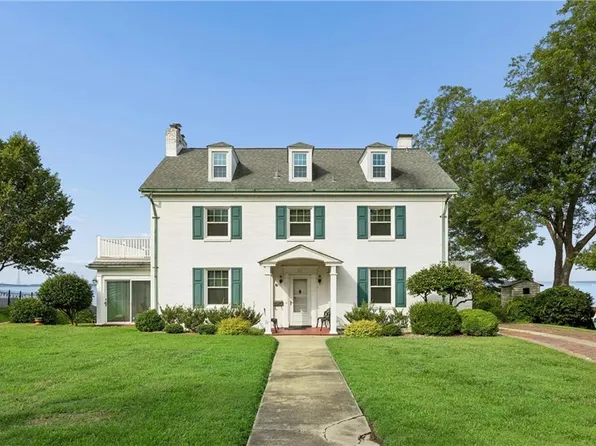 211 Hilton Ter, Newport News, VA 23601