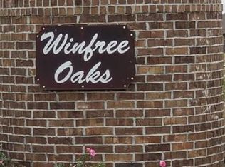 5618 Arrowhead Point Dr, Baytown, TX 77523