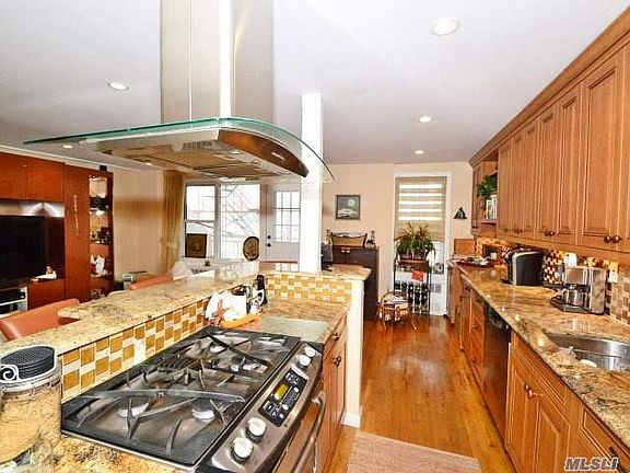 2nd image of 855 E Broadway APT 2E