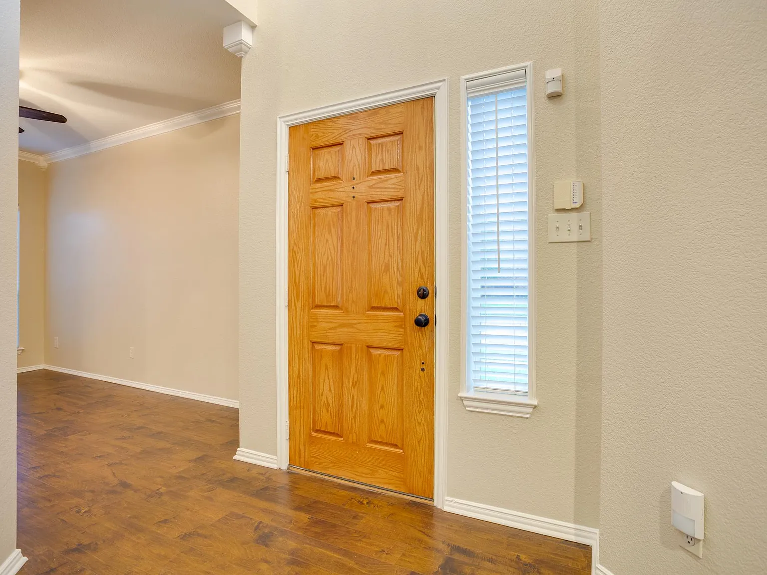 4 bed, 2552 sqft, $2,700 — Photo 3