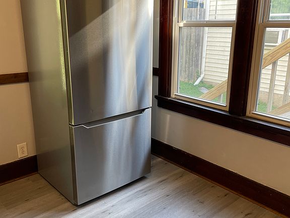 2nd image of 1040 W Washington St #1040