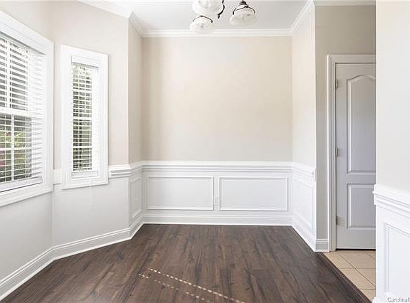 3rd image of 1099 Laurel Ln #1