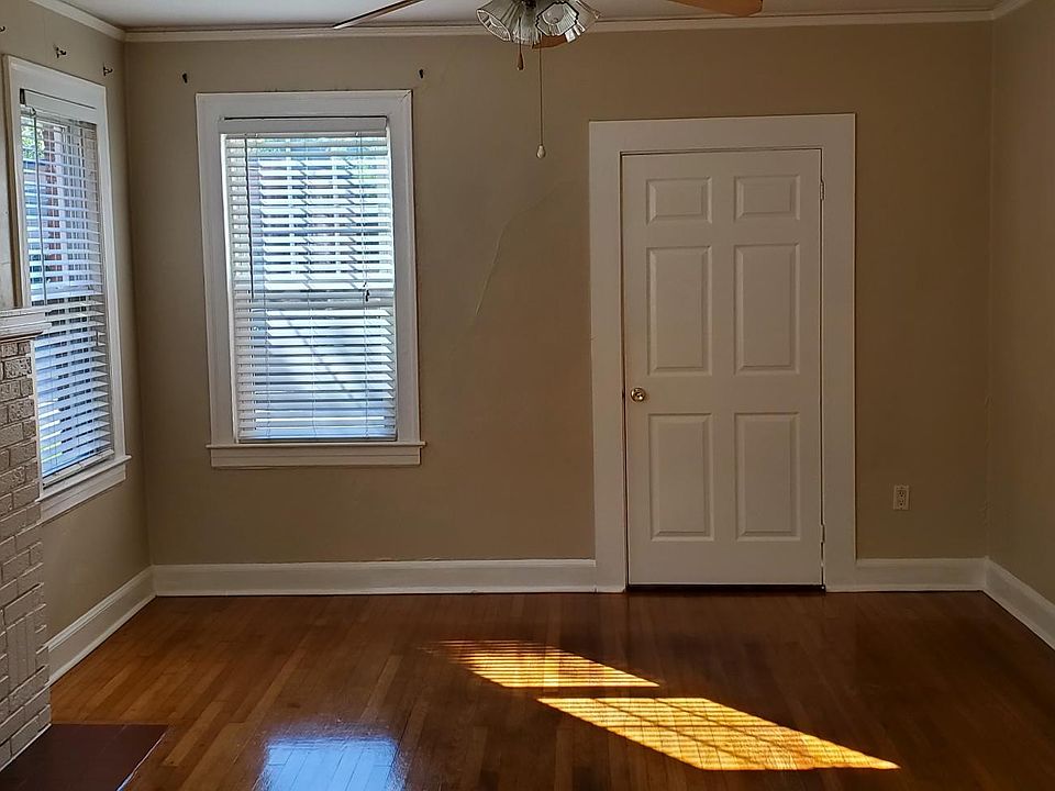 1st image of 2653 Dellwood Ave