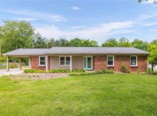 2428 White Horn Dr, Kernersville, NC 27284