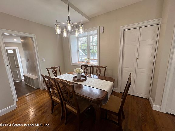 3rd image of 109 Beacon Ave