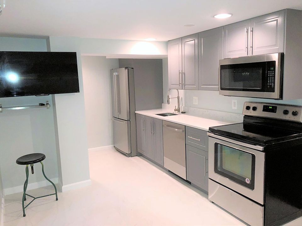 Kitchen and Living area Brand New!