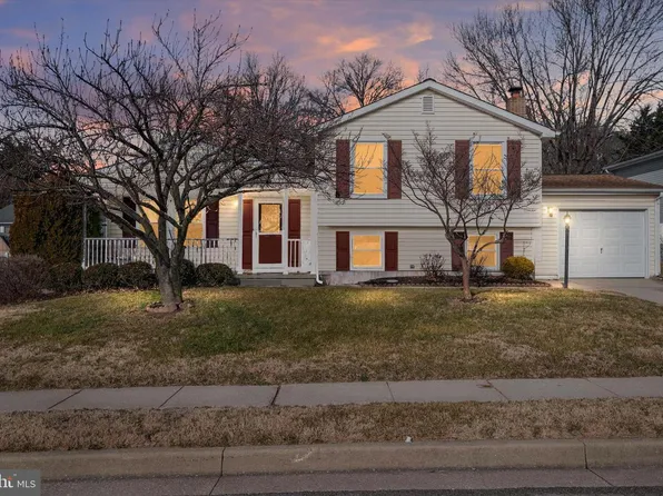 226 Compass Rd, Baltimore, MD 21221