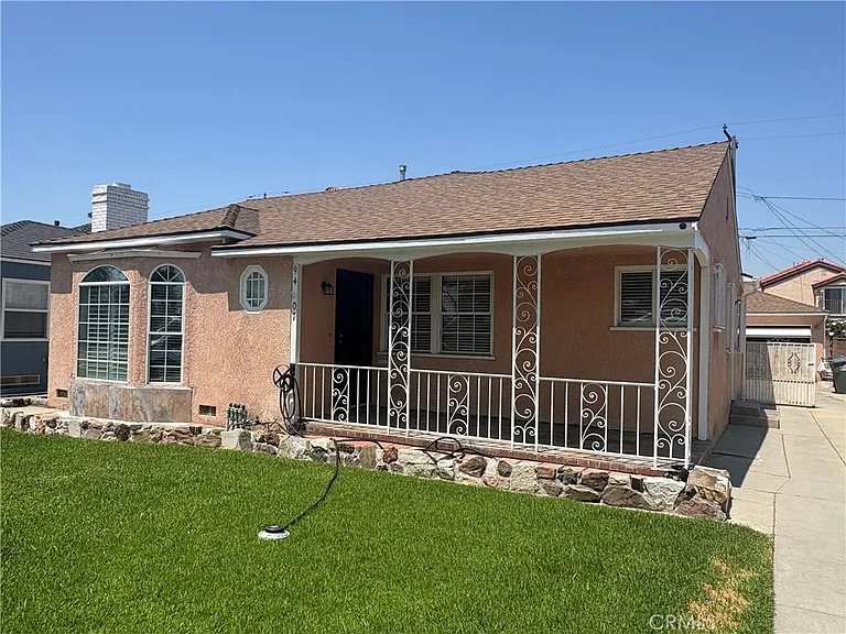 9407 Dorothy Ave — Photo 1