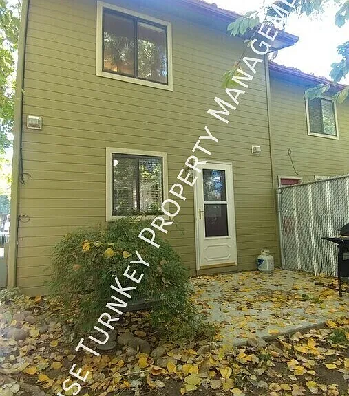 550 E Pennsylvania St — Photo 11