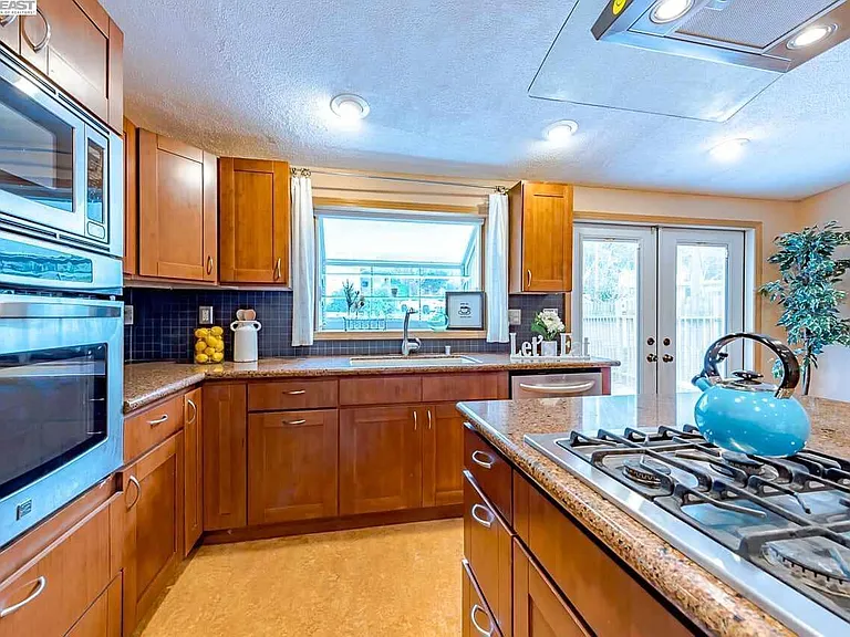 Canyon Heights Dr — Photo 13