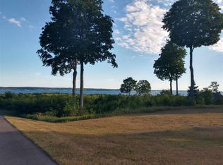 8125 E Ridge Rd, Harbor Springs, MI 49740