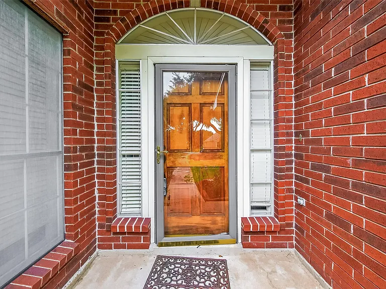 914 W Peach Hollow Cir — Photo 1