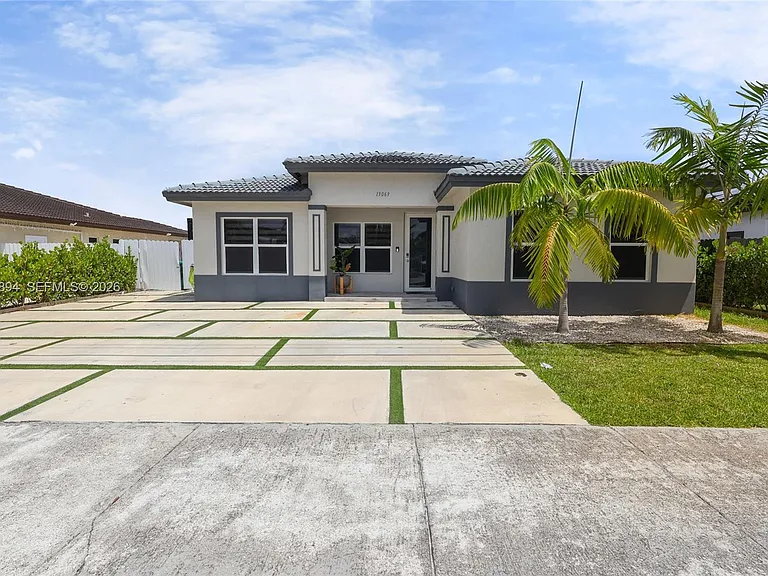 13063 SW 256th St — Photo 1