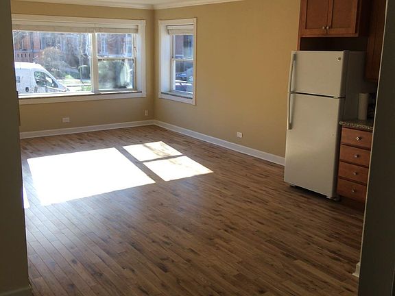 2nd image of 710 Washington Blvd #307