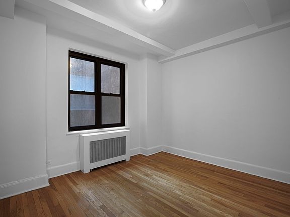 5th image of 433 W 21st St APT 4A