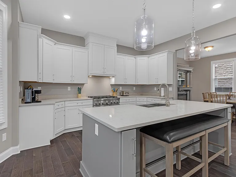 1295 Vinton Ave — Photo 8