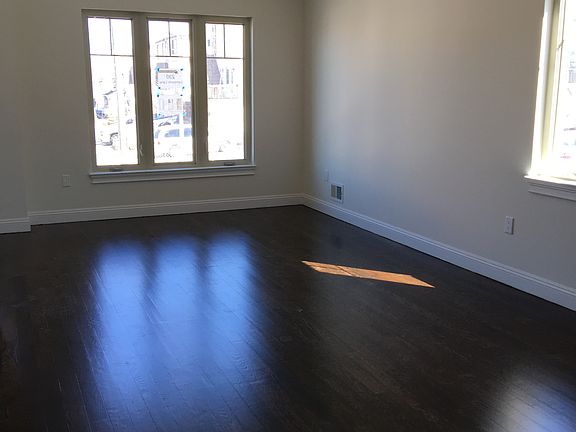 3rd image of 146 Roman Ave #House