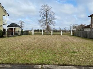 4 Lakewood Estates Dr, New Orleans, LA 70131