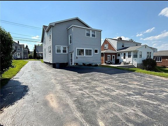 2nd image of 905 Cogswell Ave #1