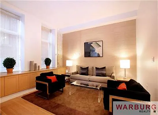 Sold by Warburg | media 4