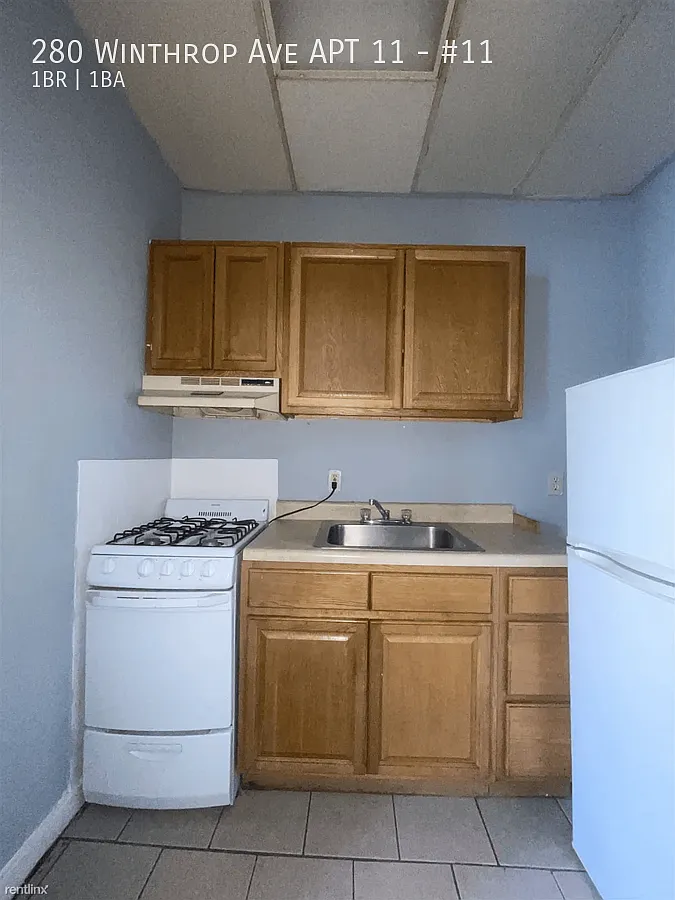 Charming 1-Bedroom Apartment in New Haven — Photo 2