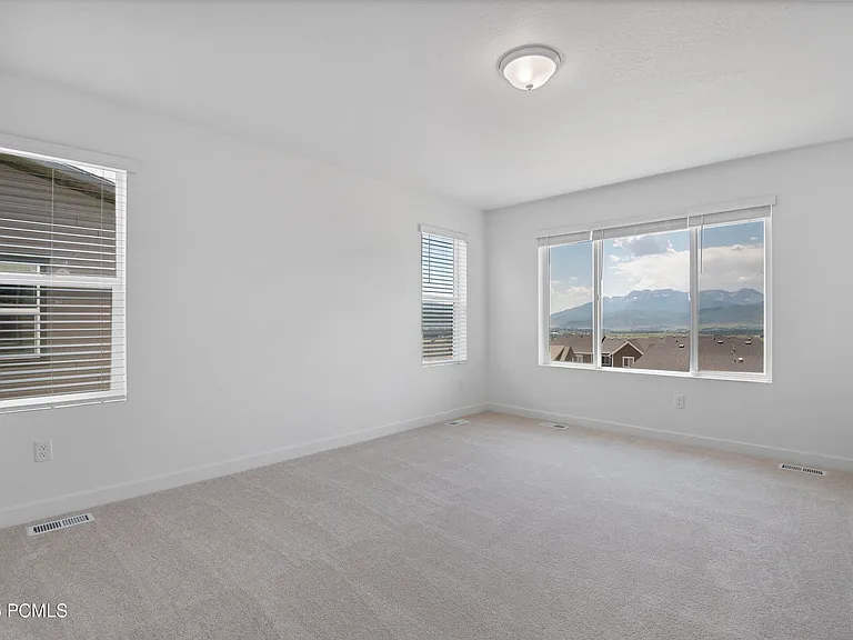 2389 N Wildwood Ln — Photo 16