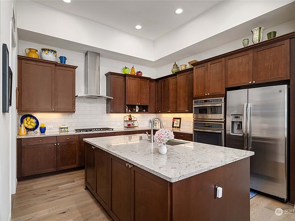 5th image of 14127 188th Avenue Ct E