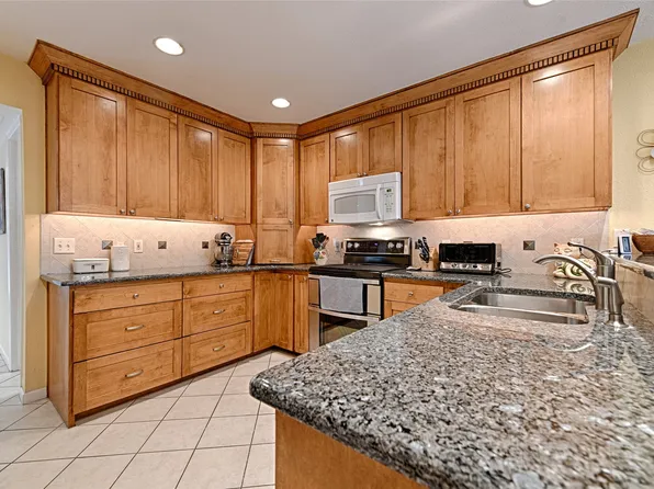 2954 Woodcroft Cir, Carrollton, TX 75006