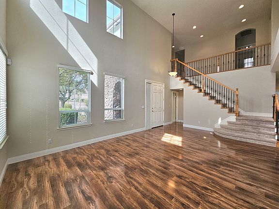 5th image of 1480 Haddington Dr