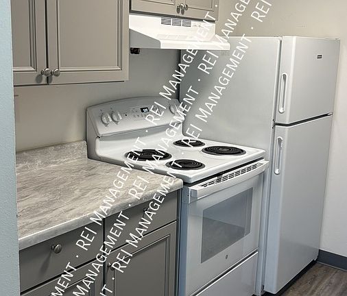 4th image of 624 S California St APT 105